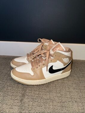 Nike Air Jordan 1 Mid Tan Black White